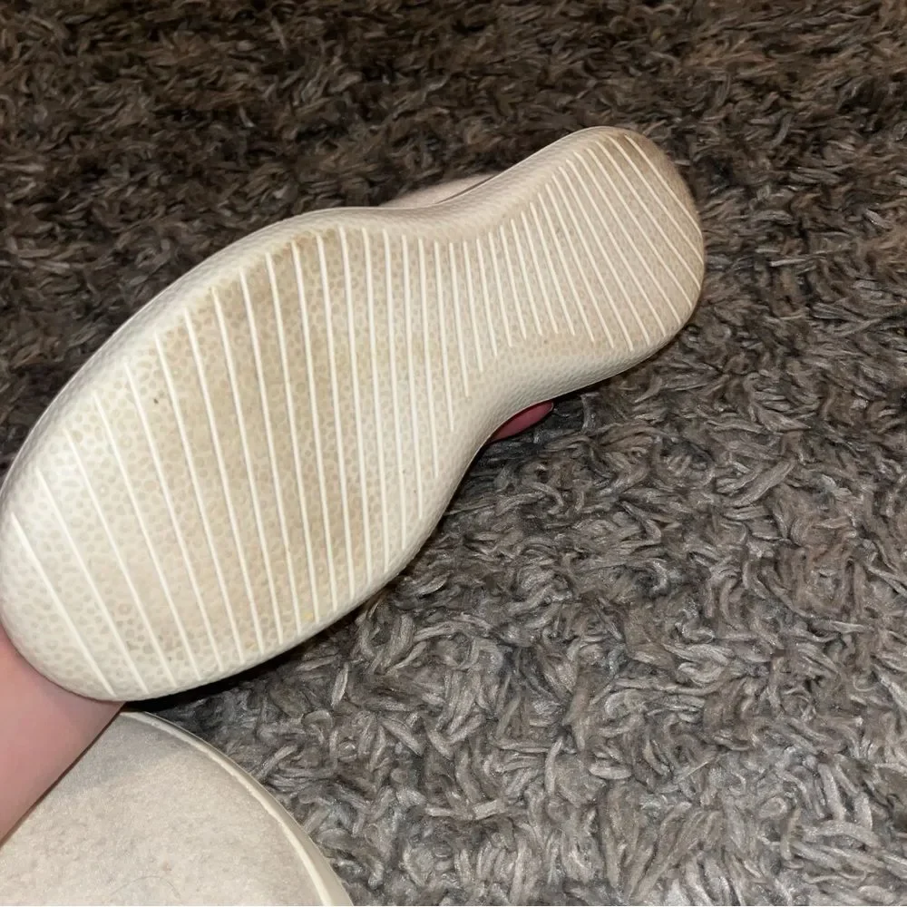 White allbirds sneakers size 6
